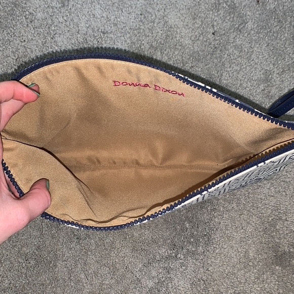 Donna Dixon Clutch - Picture 2 of 3